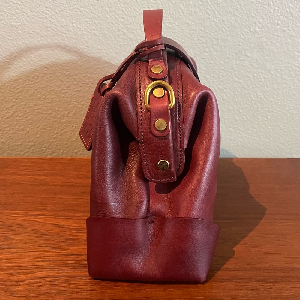Old Trend “Modern Vintage” Leather Crossbody Mini Doctor Bag - Handmade - Picture 6 of 16